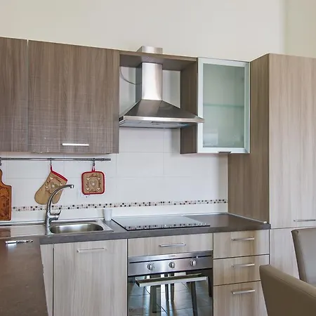 Inah Apartment